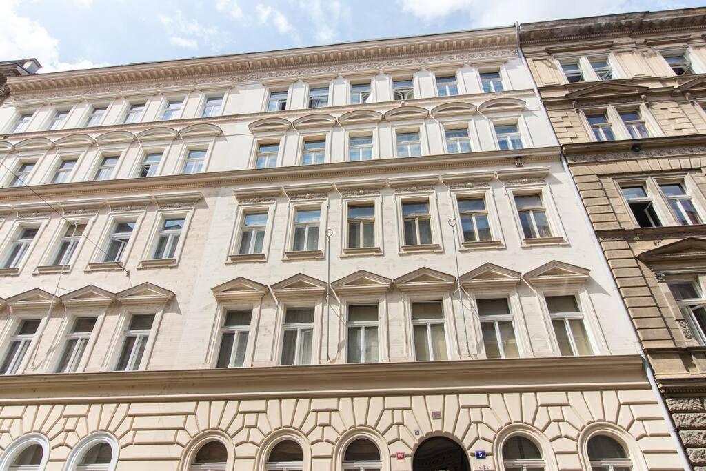 Apartamento Studio In The Historic Center Praga Exterior foto